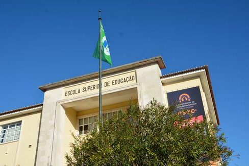 Bandeira Eco-Escola hasteada na ESEC
